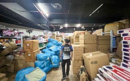 菲律宾海关局在马尼拉市仓库内查获价值1亿菲币走私仿冒品
