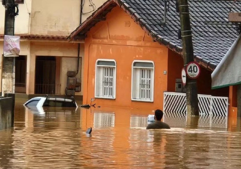 巴西圣埃斯皮里图州暴雨引发洪灾