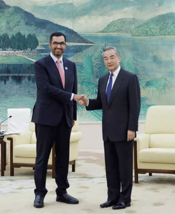 王毅会见联合国气候变化迪拜大会候任主席苏尔坦
